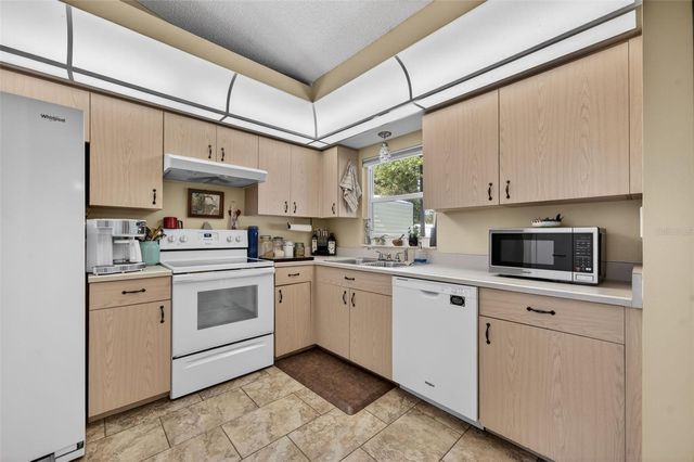 504 SANDPIPER COURT, Edgewater, FL 32141