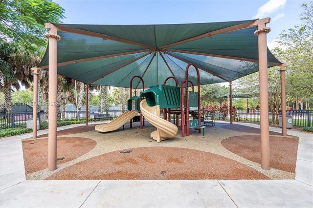 2661 S Course Drive 805, Pompano Beach, FL 33069
