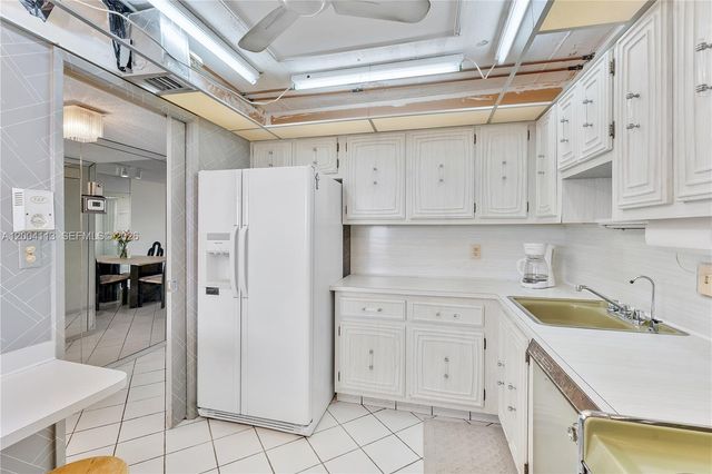 2661 S Course Drive 805, Pompano Beach, FL 33069