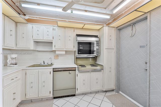 2661 S Course Drive 805, Pompano Beach, FL 33069