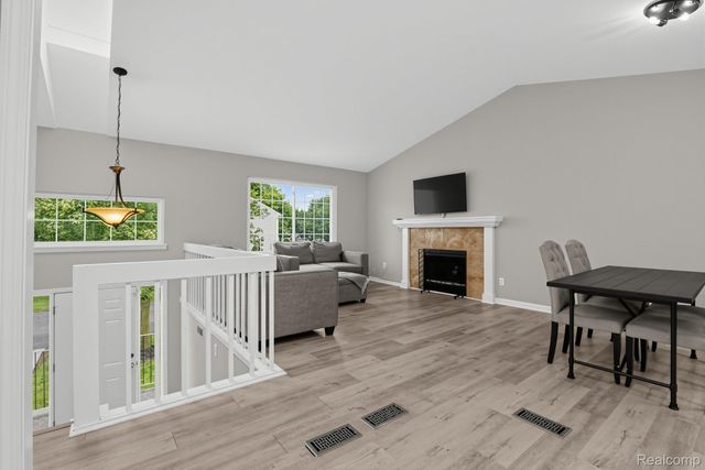 37600 N Rhead Circle N, Westland, MI 48186