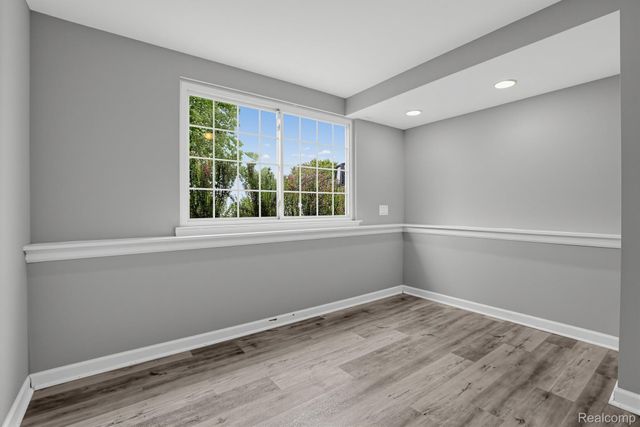 37600 N Rhead Circle N, Westland, MI 48186