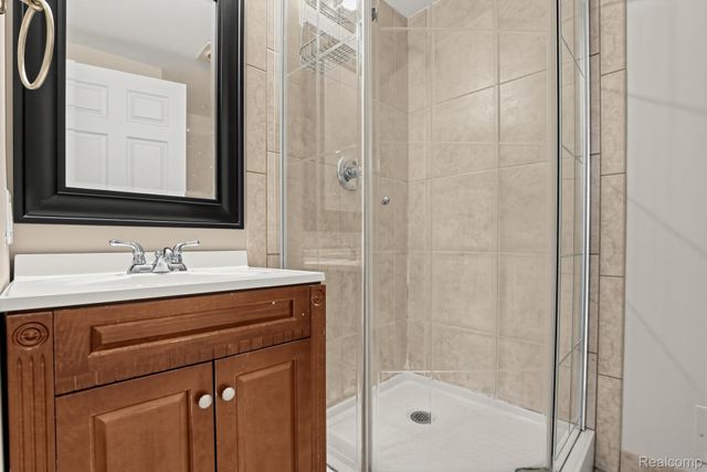 37600 N Rhead Circle N, Westland, MI 48186