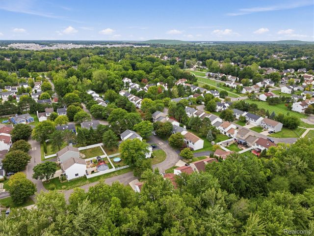 37600 N Rhead Circle N, Westland, MI 48186