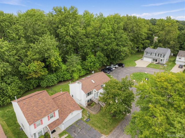 37600 N Rhead Circle N, Westland, MI 48186