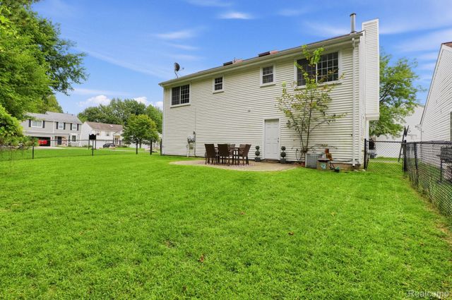 37600 N Rhead Circle N, Westland, MI 48186