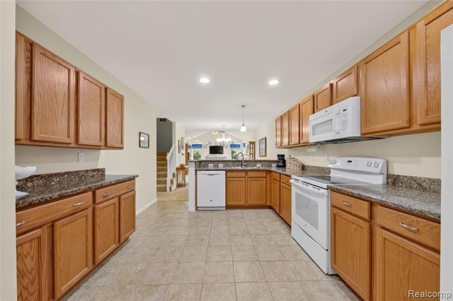1122 Abbey Court, Westland, MI 48185
