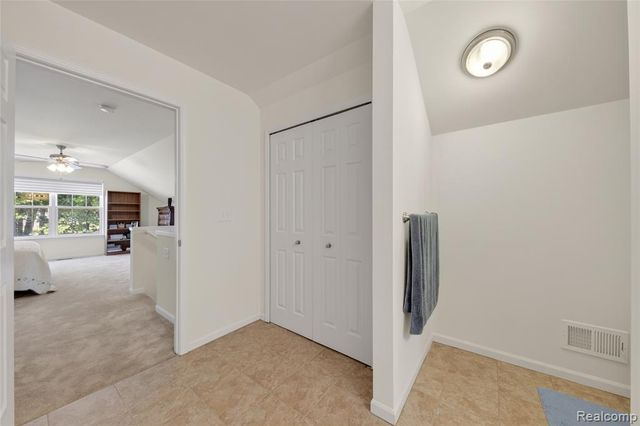 1122 Abbey Court, Westland, MI 48185