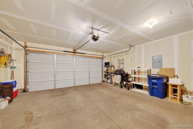 1122 Abbey Court, Westland, MI 48185