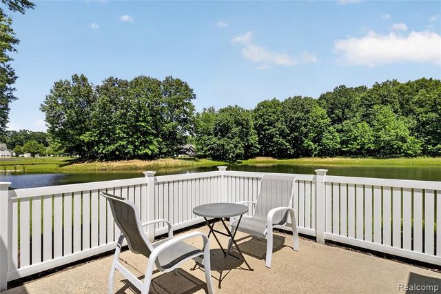 1122 Abbey Court, Westland, MI 48185