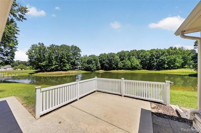 1122 Abbey Court, Westland, MI 48185