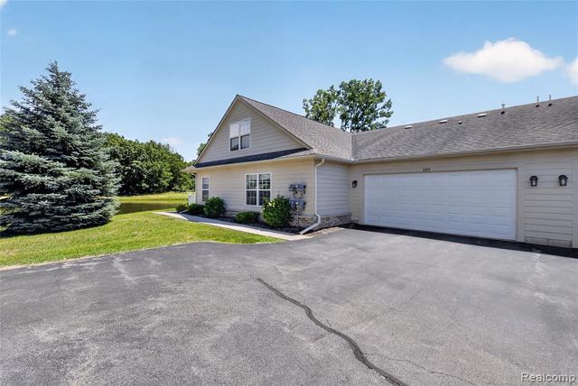 1122 Abbey Court, Westland, MI 48185