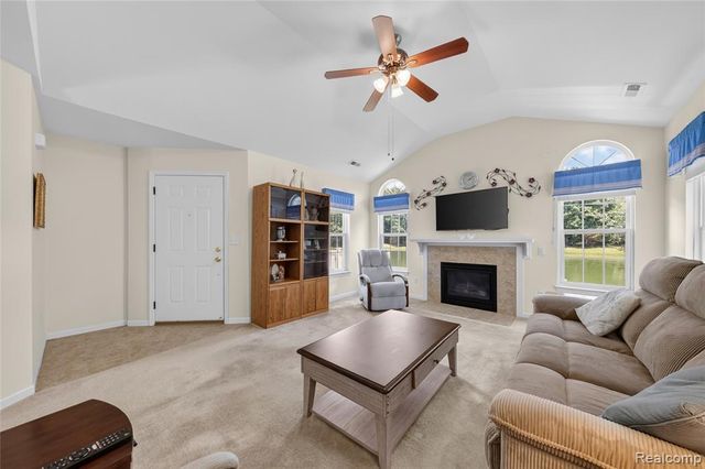 1122 Abbey Court, Westland, MI 48185