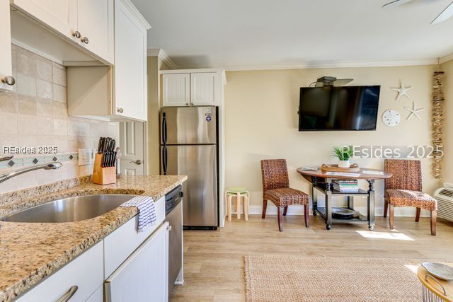 23 S Forest Beach Dr Apt 140, Hilton Head Island, SC 29928