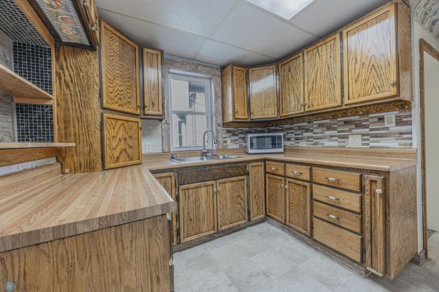1524 1st Avenue S, Fargo, ND 58103