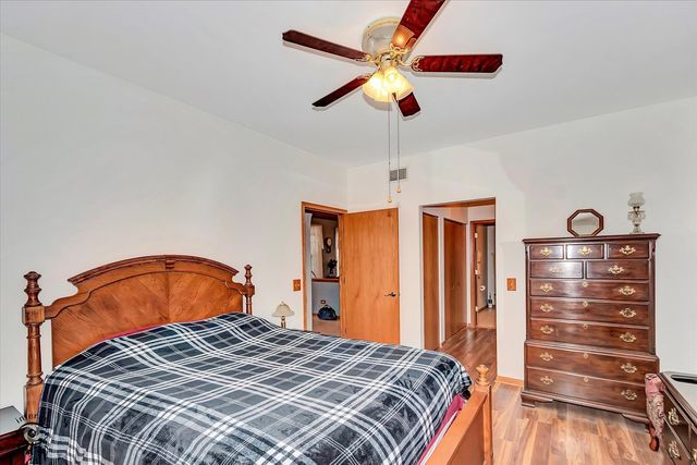 6719 Pine Lake Drive, Tinley Park, IL 60477