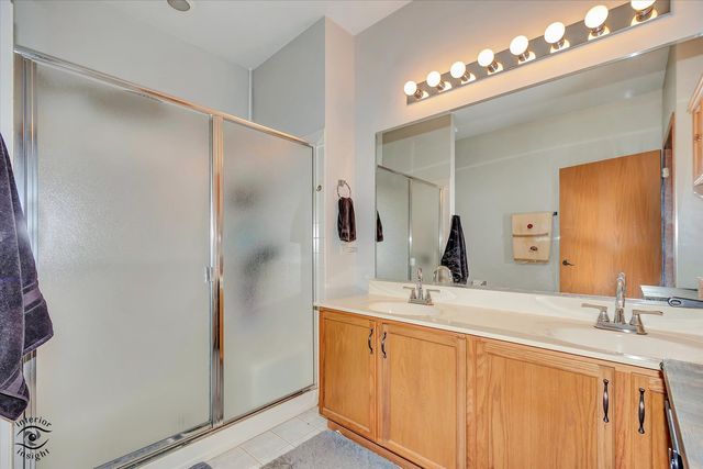 6719 Pine Lake Drive, Tinley Park, IL 60477