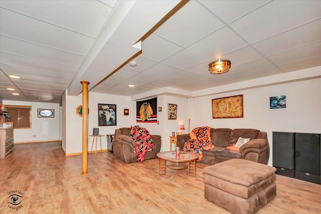 6719 Pine Lake Drive, Tinley Park, IL 60477