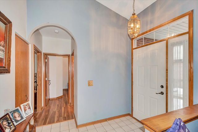 6719 Pine Lake Drive, Tinley Park, IL 60477