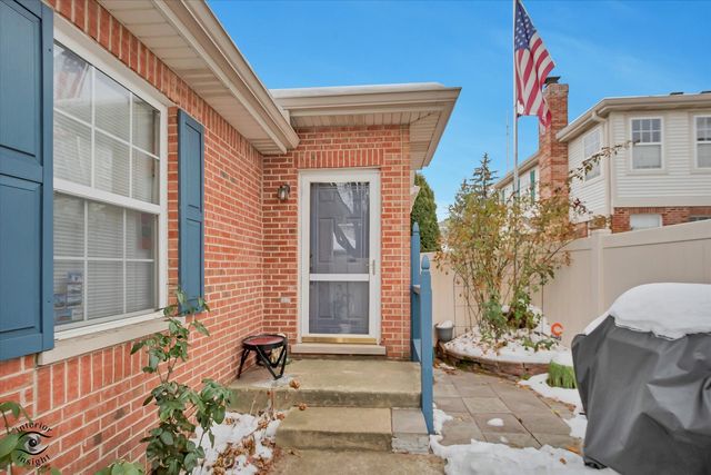 6719 Pine Lake Drive, Tinley Park, IL 60477