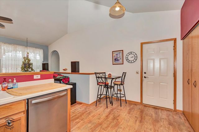 6719 Pine Lake Drive, Tinley Park, IL 60477