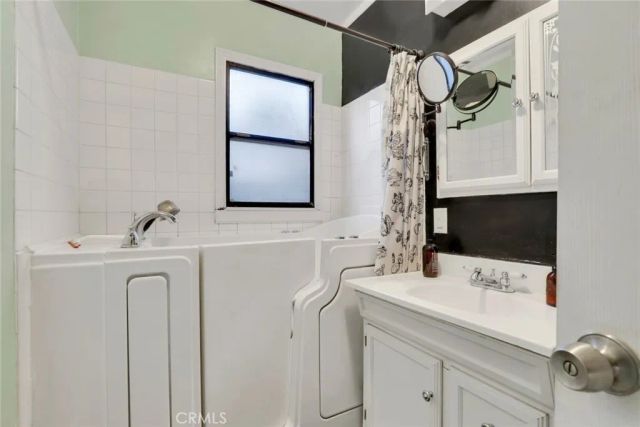 1038 N Buena Vista Street, Burbank, CA 91505