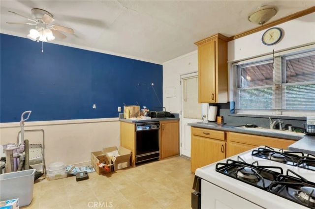1038 N Buena Vista Street, Burbank, CA 91505