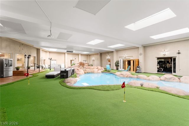 2525 Driftwood Drive, Las Vegas, NV 89107