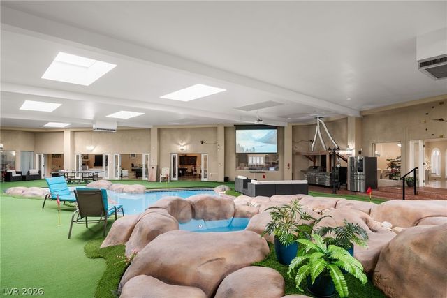 2525 Driftwood Drive, Las Vegas, NV 89107