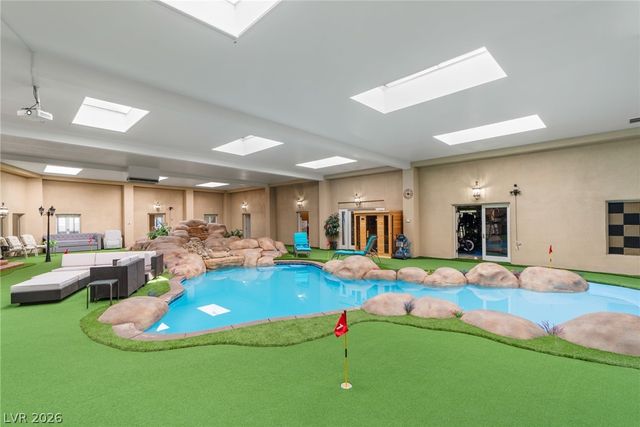 2525 Driftwood Drive, Las Vegas, NV 89107