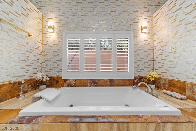 2525 Driftwood Drive, Las Vegas, NV 89107