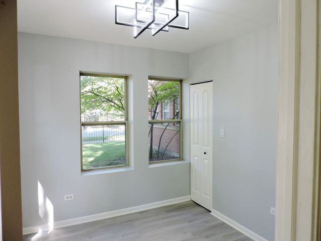 7037 S Oglesby Avenue, Chicago, IL 60649