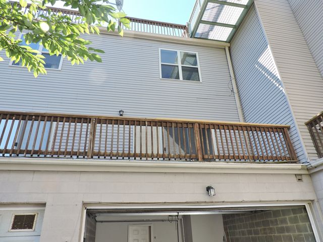 7037 S Oglesby Avenue, Chicago, IL 60649