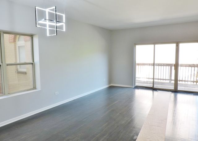 7037 S Oglesby Avenue, Chicago, IL 60649