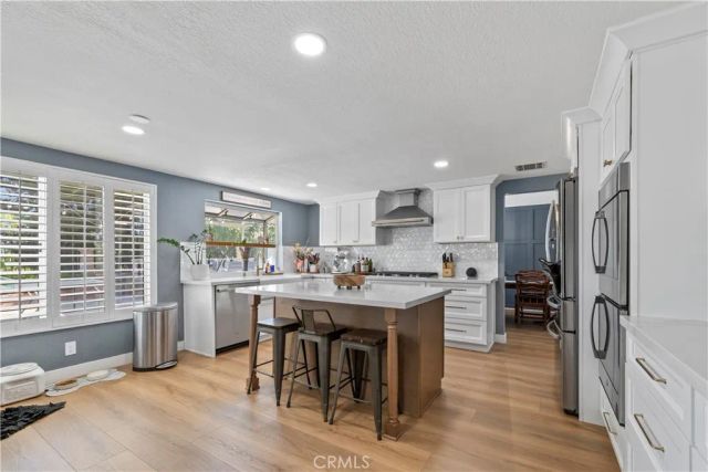 22120 Grovepark, Saugus, CA 91350