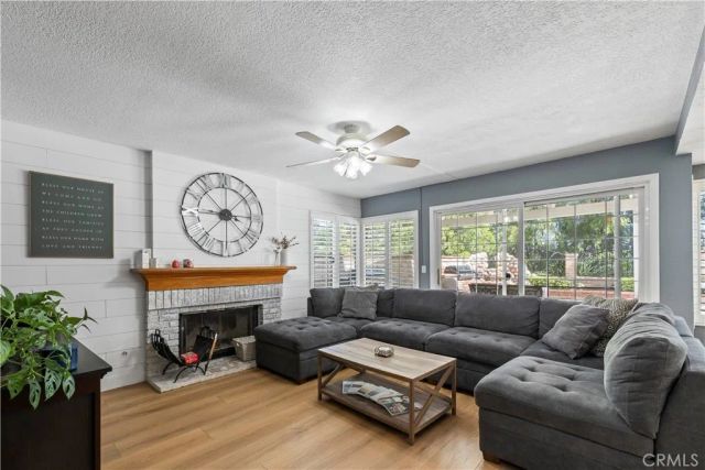 22120 Grovepark, Saugus, CA 91350