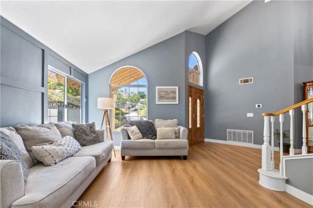 22120 Grovepark, Saugus, CA 91350
