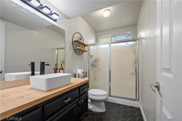 22120 Grovepark, Saugus, CA 91350