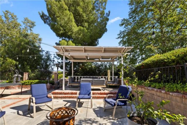 22120 Grovepark, Saugus, CA 91350