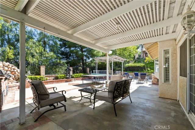 22120 Grovepark, Saugus, CA 91350