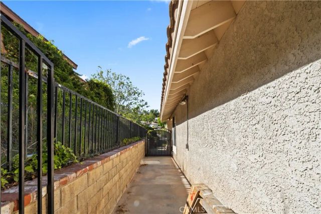 22120 Grovepark, Saugus, CA 91350