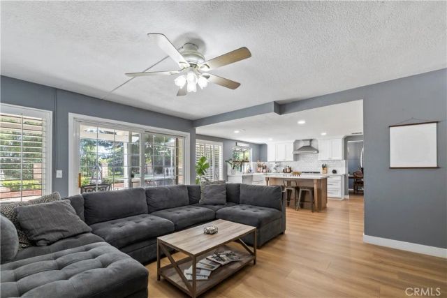 22120 Grovepark, Saugus, CA 91350