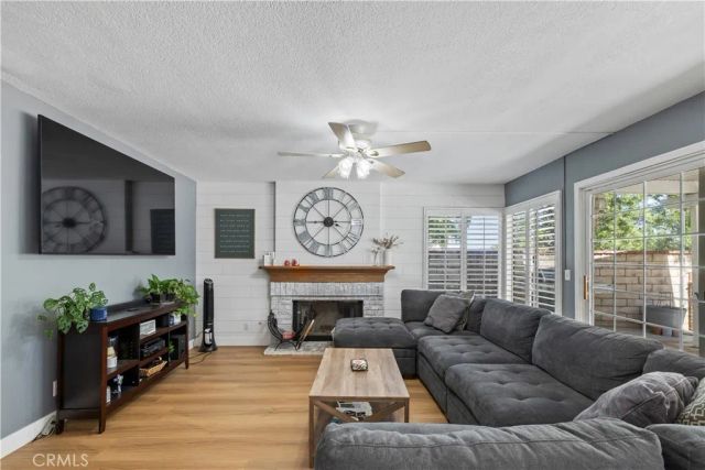 22120 Grovepark, Saugus, CA 91350