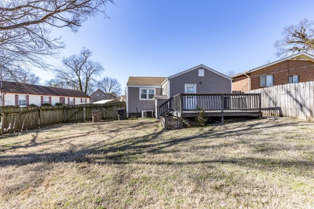 1018 Clemmons St, Nashville, TN 37210