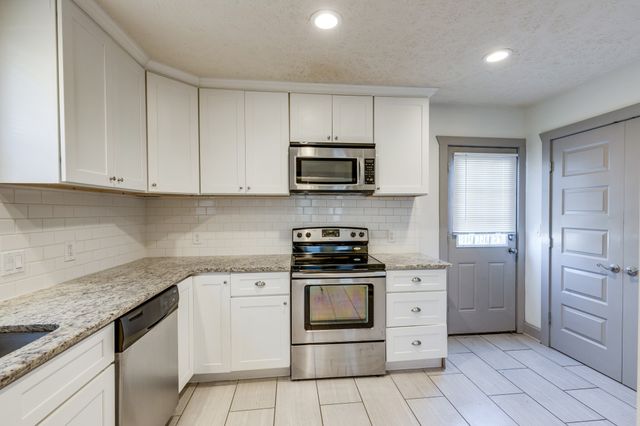 1018 Clemmons St, Nashville, TN 37210