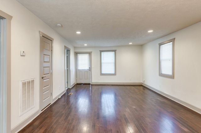 1018 Clemmons St, Nashville, TN 37210