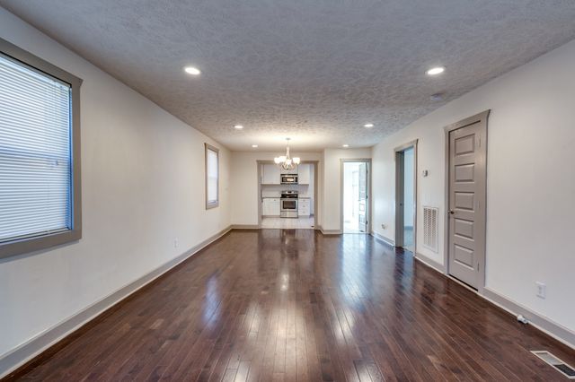 1018 Clemmons St, Nashville, TN 37210