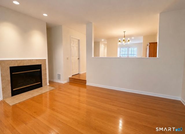 68 Foxbridge Village, Branford, CT 06405