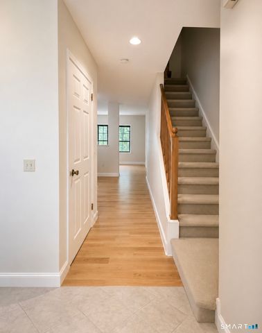 68 Foxbridge Village, Branford, CT 06405