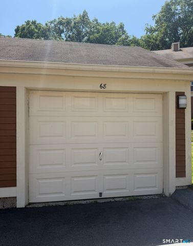 68 Foxbridge Village, Branford, CT 06405